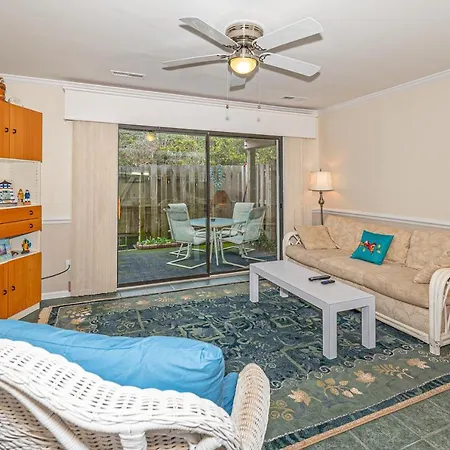Pine Knoll Townes Apartment